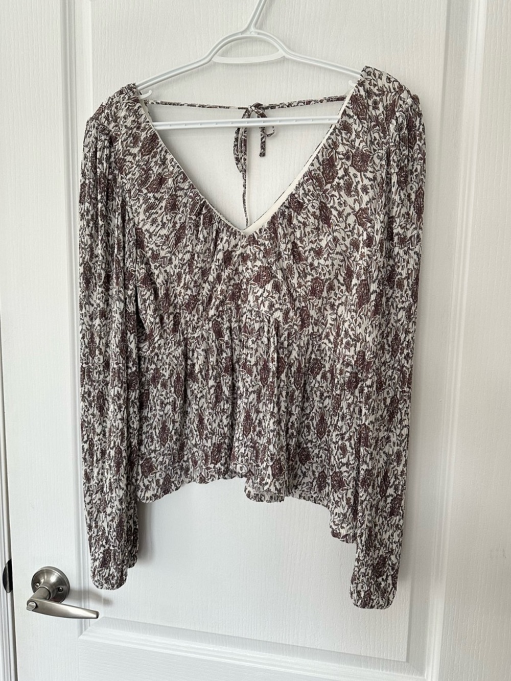 NWOT Floral Plisse Long Sleeve V-Neck Top Smocked Empire Waist Boho Blouse L
